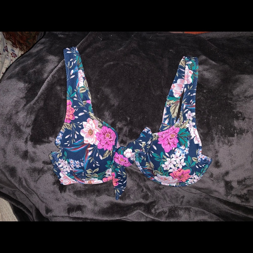 Jessica Simpson Floral Bathing Suit/Bikini Top Women’s Size Large.